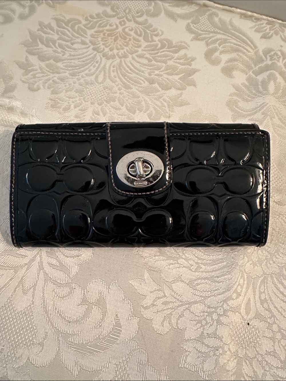 Coach Black Patent Leather Signature Turnlock Card Holder